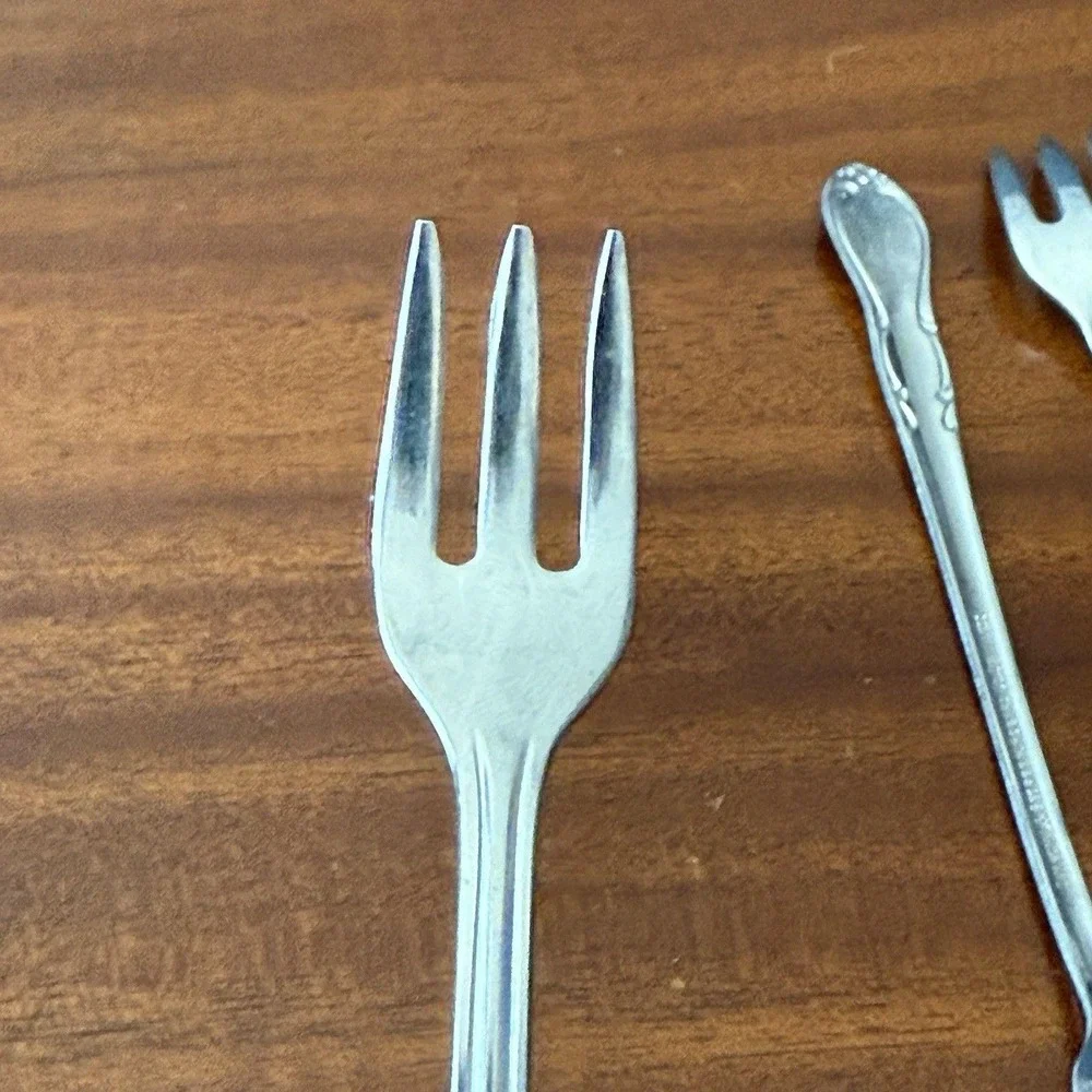 Oneida HOMESTEAD Cocktail/Shrimp Forks Simeon L George H Rogers‎ set of 6